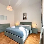 Vista Ghirlandina - Attico Sul Tetto Del Centro Al Settimo Piano