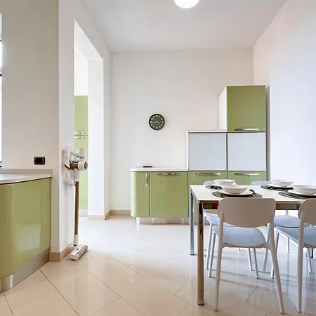 Vista Ghirlandina - Attico Sul Tetto Del Centro Al Settimo Piano Modena