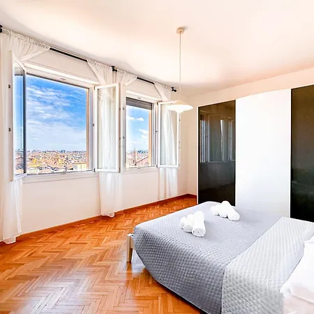 Vista Ghirlandina - Attico Sul Tetto Del Centro Al Settimo Piano Apartment Modena