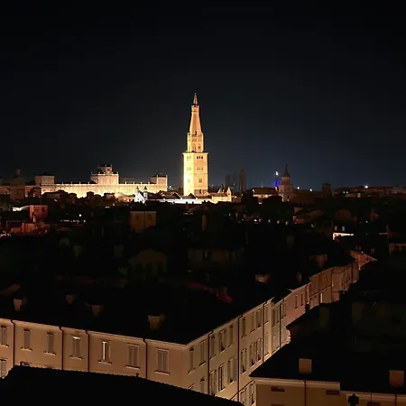 Vista Ghirlandina - Attico Sul Tetto Del Centro Al Settimo Piano Apartment